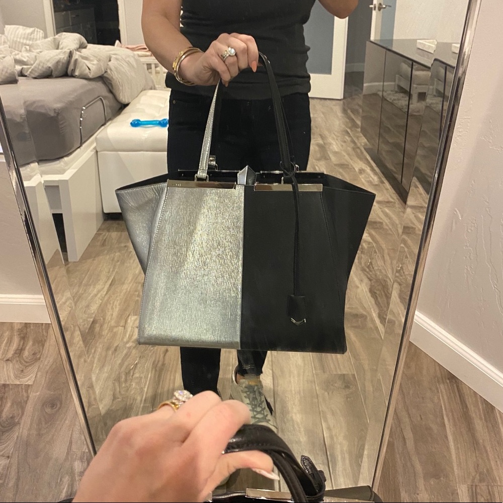 SOLD✖️Fendi 3Jours Two Tone Shoulder Bag Tote - Picture 3 of 16